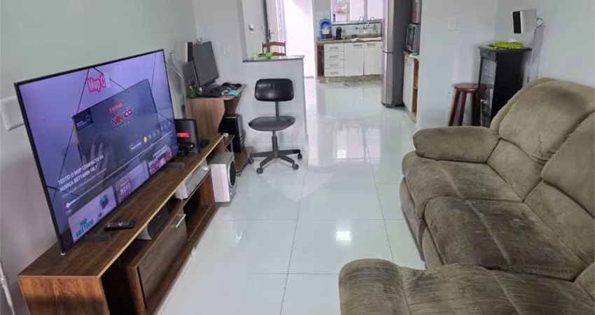 Casa térrea com 3 quartos à venda ou para locação em Vila Nivi - SP