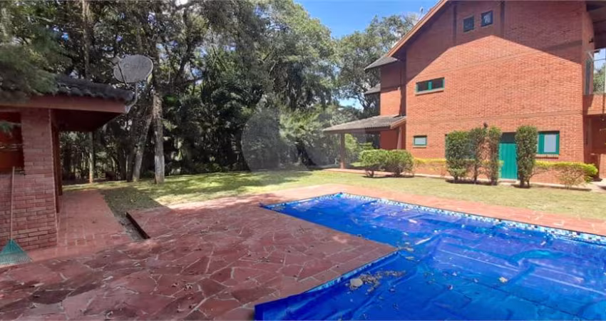 Sobrado com 3 quartos à venda em Caraguatá - SP