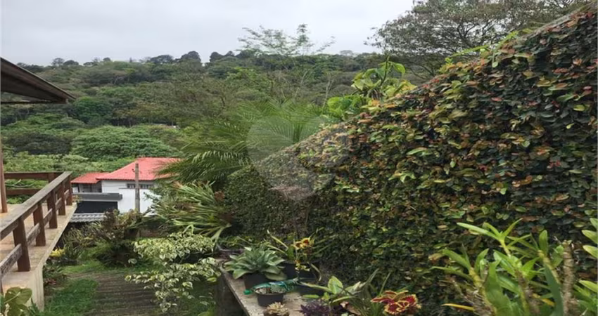 Sobrado com 3 quartos à venda em Roseira - SP