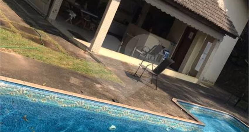 Sobrado com 4 quartos à venda em Pirucaia - SP