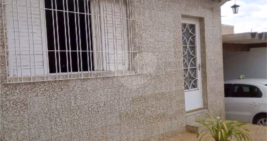 Casa térrea com 3 quartos à venda em Vila Francos - SP