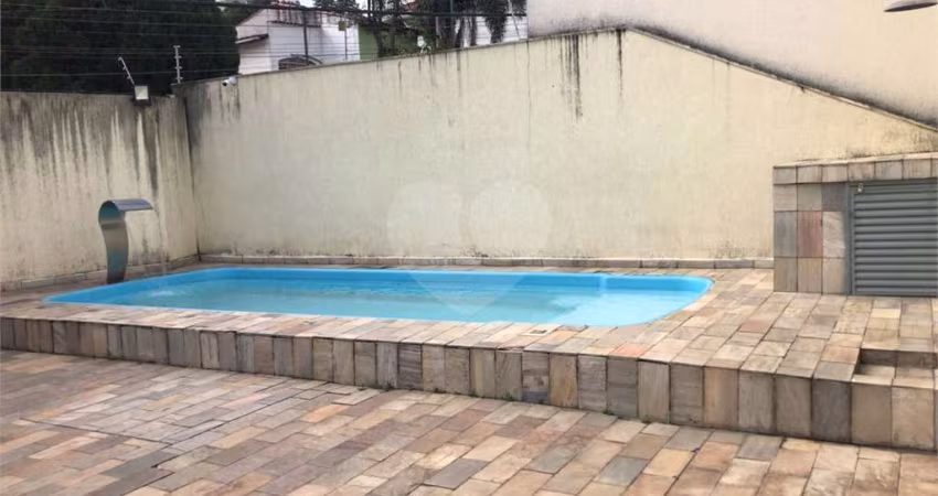 Condomínio com 3 quartos à venda em Conjunto Residencial Santa Terezinha - SP