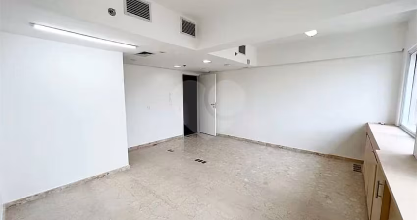 Salas à venda em Liberdade - SP