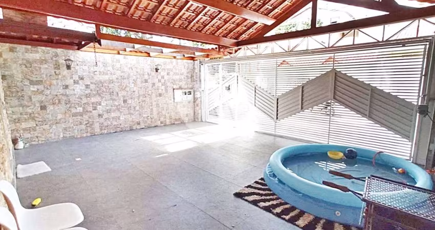 Casa térrea com 4 quartos à venda em Conjunto Residencial Santa Terezinha - SP
