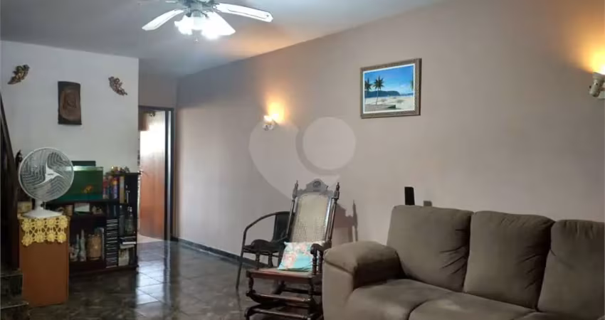 Casa com 3 quartos à venda em Vila Pereira Barreto - SP
