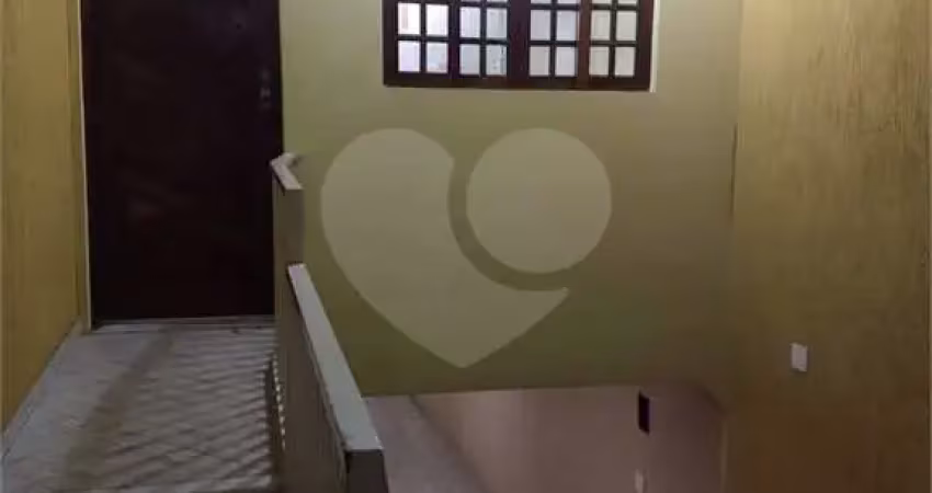Casa com 2 quartos à venda em Jardim Maristela - SP