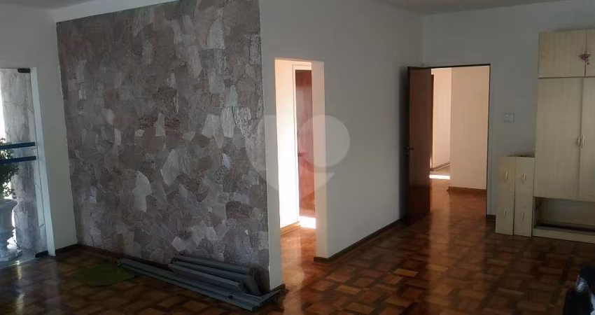Casa térrea com 3 quartos à venda em Jardim São Bento - SP