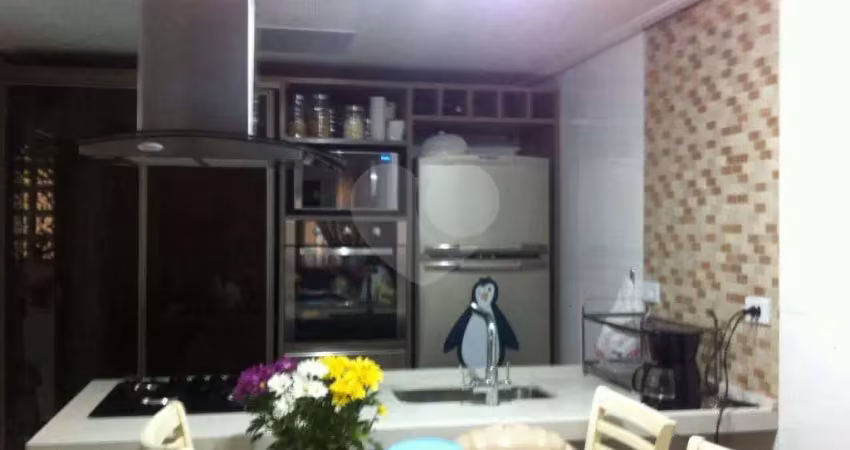 Condomínio com 2 quartos à venda em vila bertioga - sp