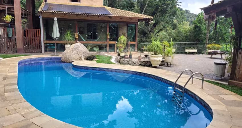 Sobrado com 3 quartos à venda em Roseira - SP