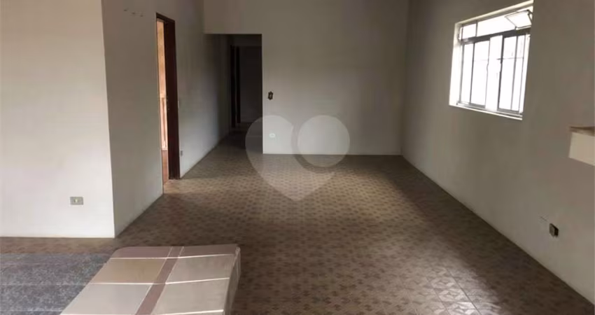 Casa com 3 quartos à venda em Olho D'água - SP