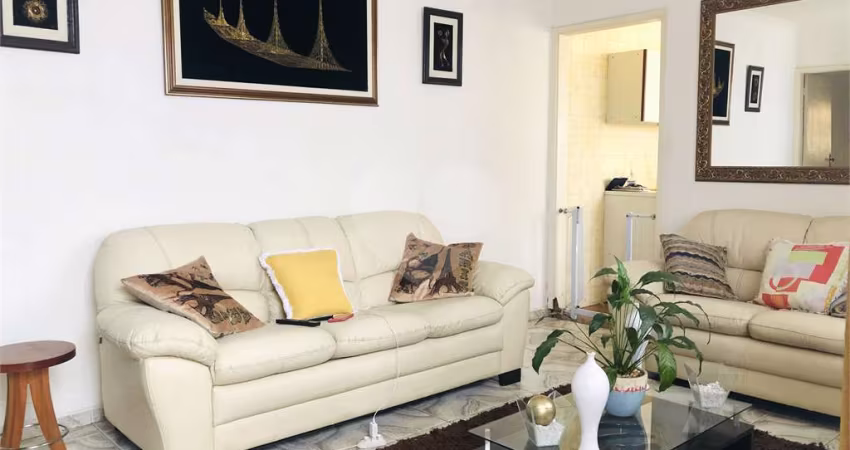 Casa com 3 quartos à venda em Jardim Modelo - SP