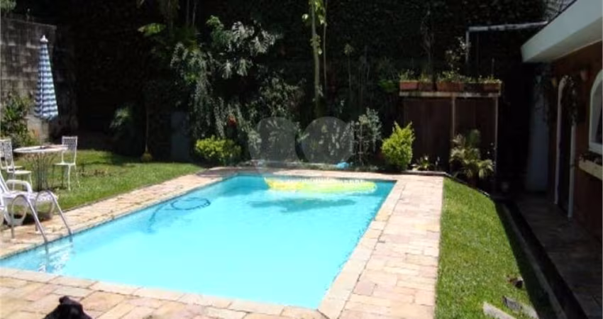 Casa térrea com 4 quartos à venda em Vila Albertina - SP