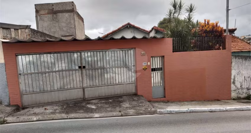 Casa com 3 quartos à venda em Vila Fachini - SP