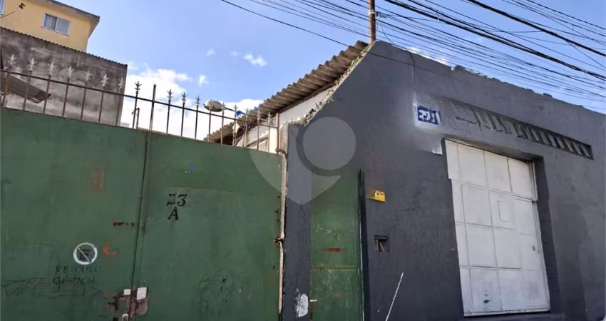 Galpão à venda em Vila Santa Maria - SP