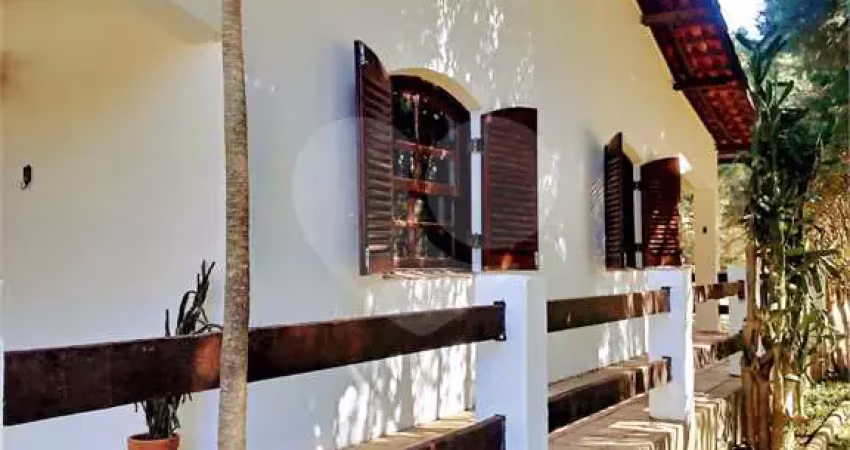 Chácara com 4 quartos à venda em Pirucaia - SP