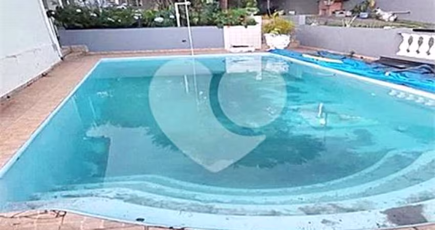 Casa térrea com 4 quartos à venda ou para locação em Centro - SP