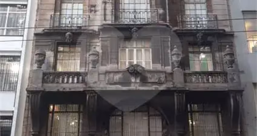 Sala comercial para alugar na Rua Líbero Badaró, Centro, São Paulo