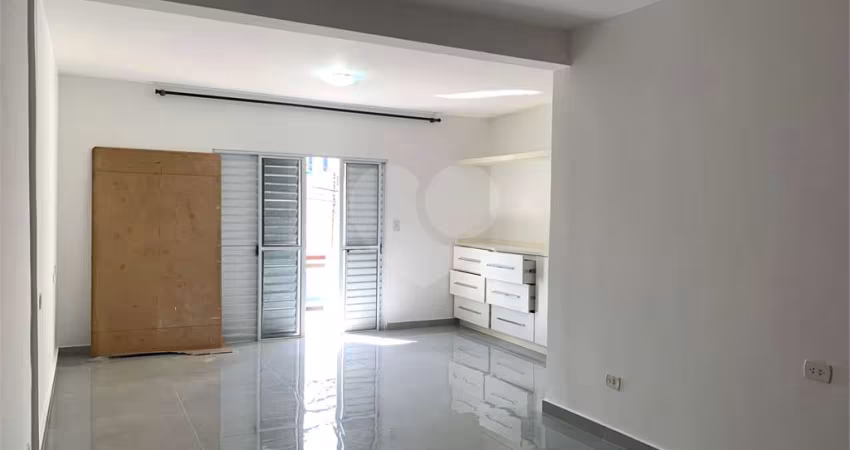 Casa com 4 quartos à venda ou para locação em Vila Talarico - SP
