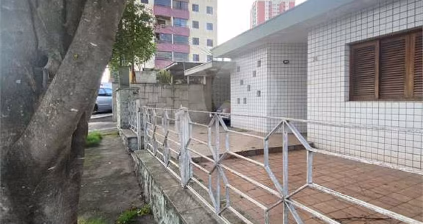 Casa térrea com 3 quartos à venda em Jardim Paraíso - SP