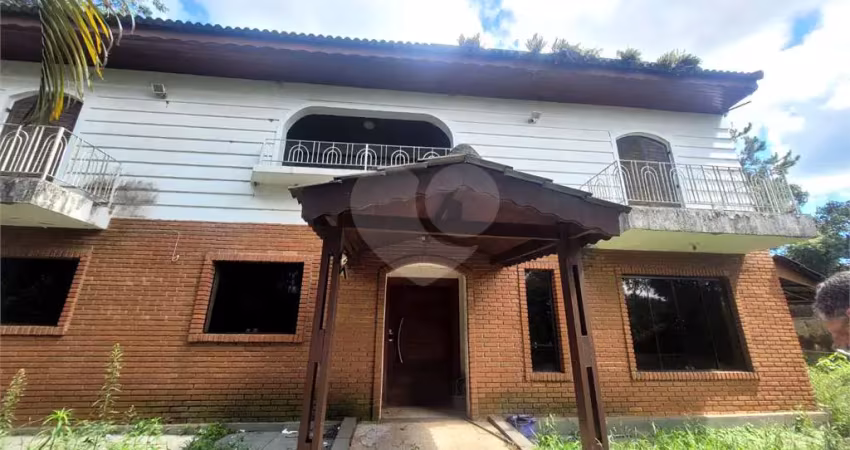 Condomínio com 4 quartos à venda em Caraguatá - SP