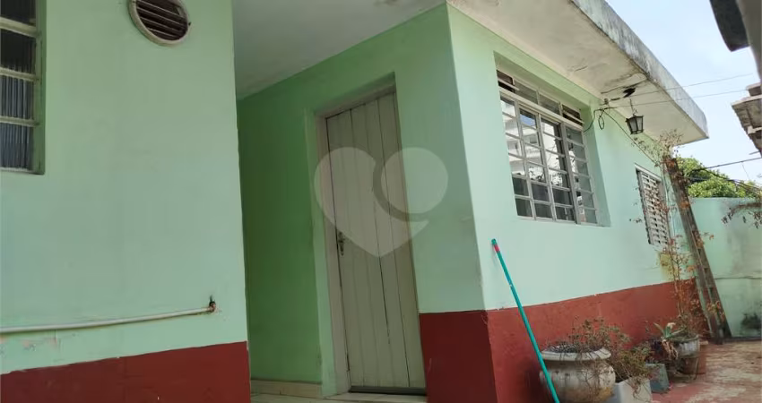 Casa térrea com 2 quartos à venda em Vila Nivi - SP