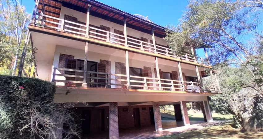 Condomínio com 5 quartos à venda ou para locação em Caraguatá - SP