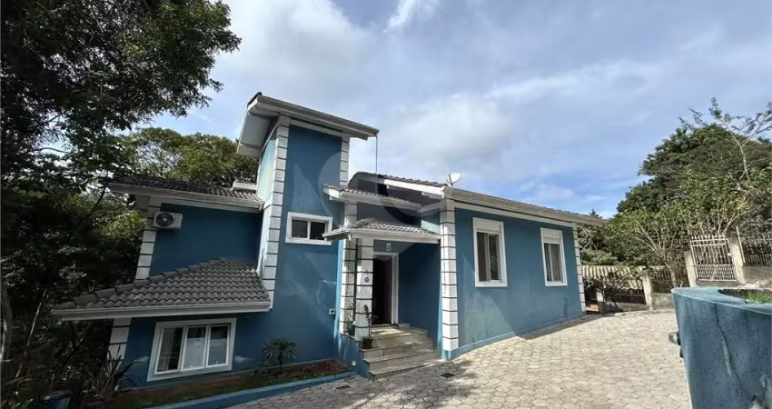 Sobrado com 3 quartos à venda em Caraguatá - SP
