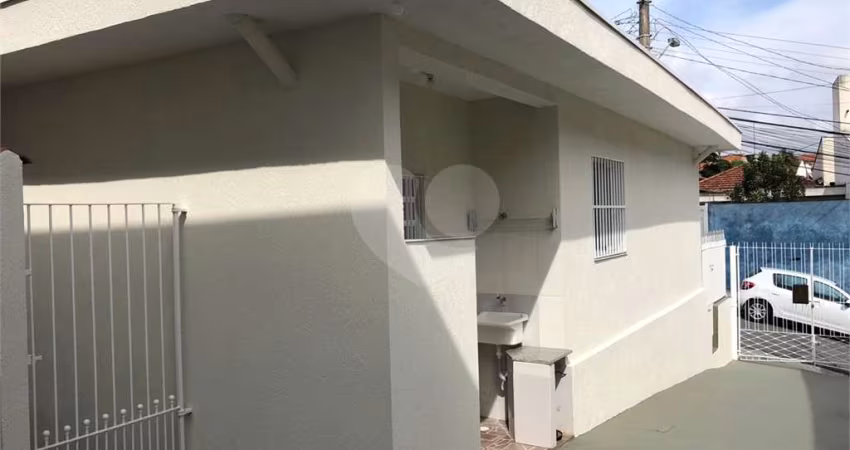 Casa térrea com 2 quartos à venda em Chora Menino - SP