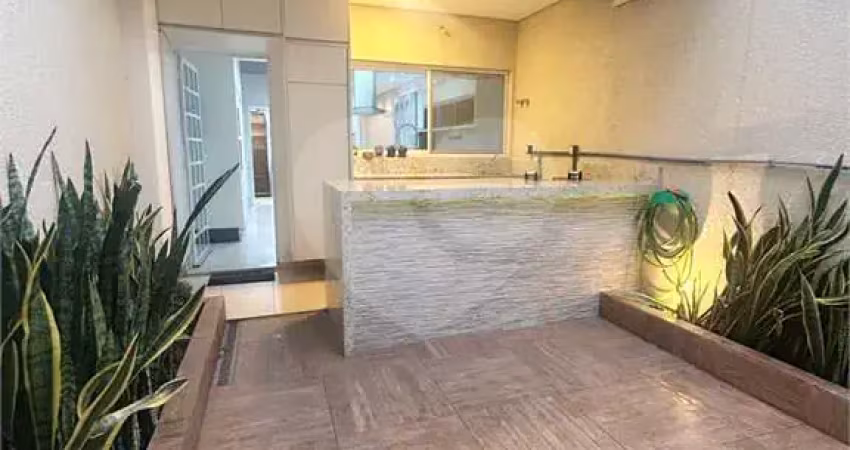 Sobrado com 3 quartos à venda ou para locação em água fria - sp