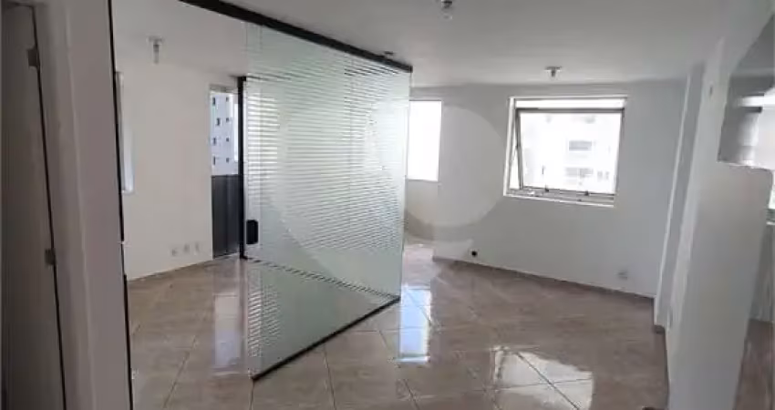 Sala comercial à venda na Rua Vergueiro, Vila Mariana, São Paulo