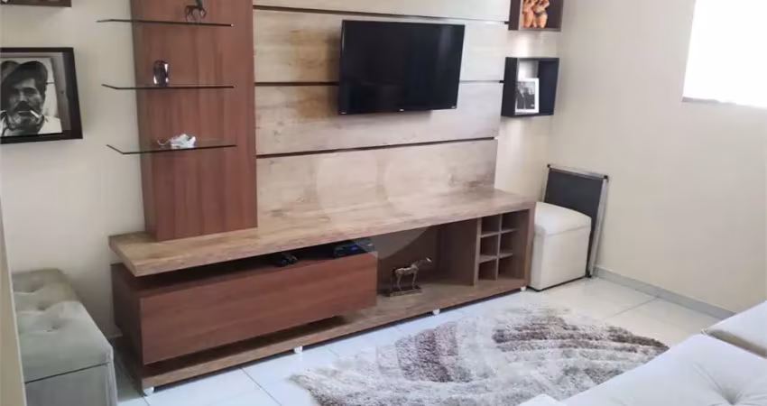 Casa com 3 quartos à venda na Rua Almeria, Penha, São Paulo