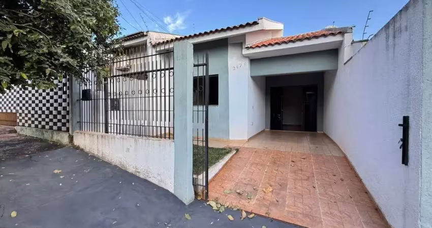 Casa com 3 quartos para alugar na Rua Pioneiro Toshinori Tsukada, 217, Parque das Laranjeiras, Maringá