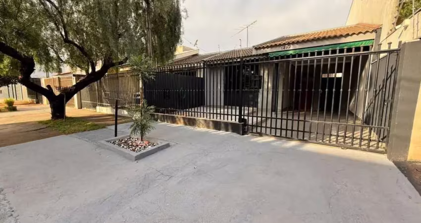 Casa com 3 quartos para alugar na Rua Esmeralda, 1488, Jardim Santa Helena, Maringá