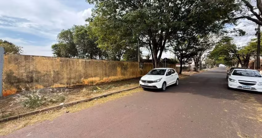 Casa com 3 quartos à venda na Rua Pioneiro Yldefonso Nogueira de Campos, 889, Loteamento Bela Vista, Maringá