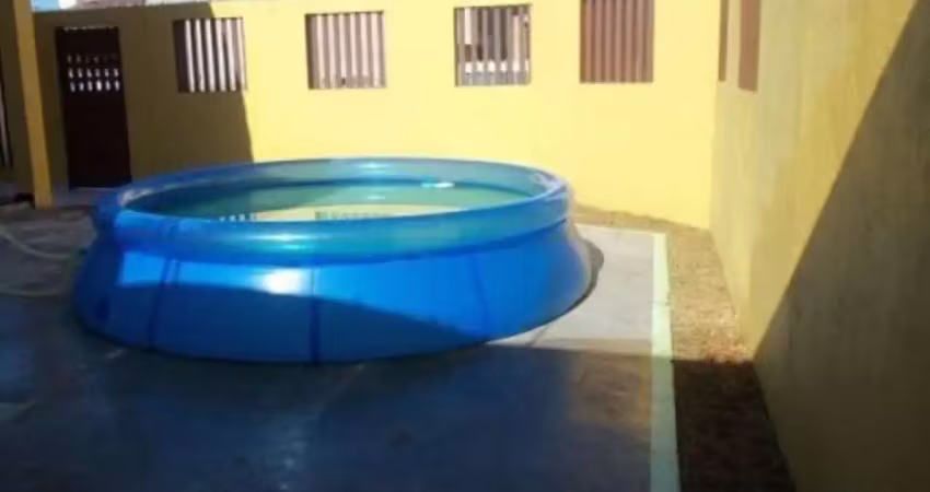 Casa na praia do sonho com 3 dormitórios, 2 suítes e 4 garagens.
