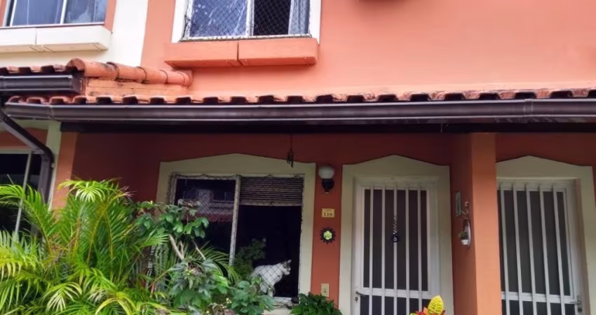 Pechincha casa 2 quartos em condomínio 325 mil