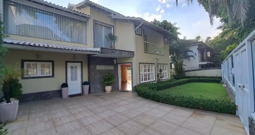 Freguesia eldorado casa 4 quartos  1.650.000 vazia ótimo local