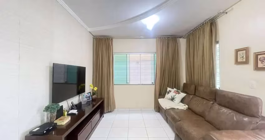 Casa térrea com 3 quartos e área gourmet