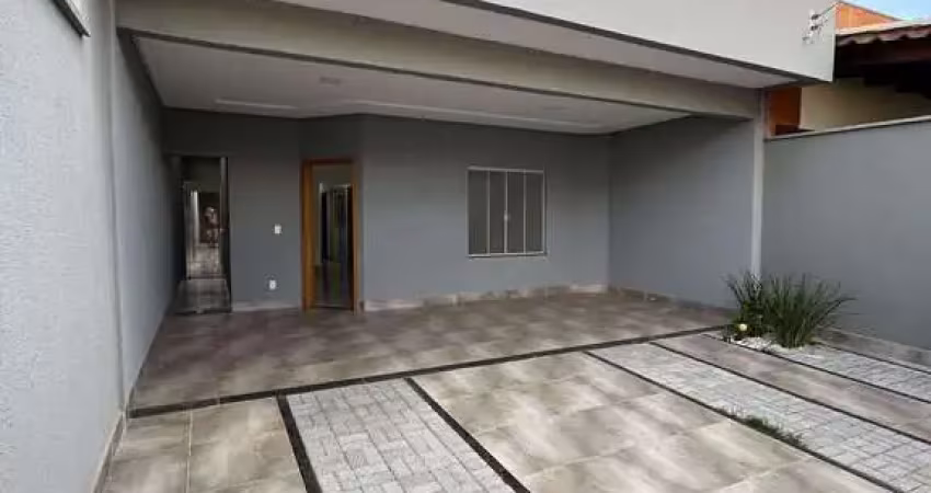 Casa Nova com 3 Suítes Plenas à Venda no Jardim Atlântico