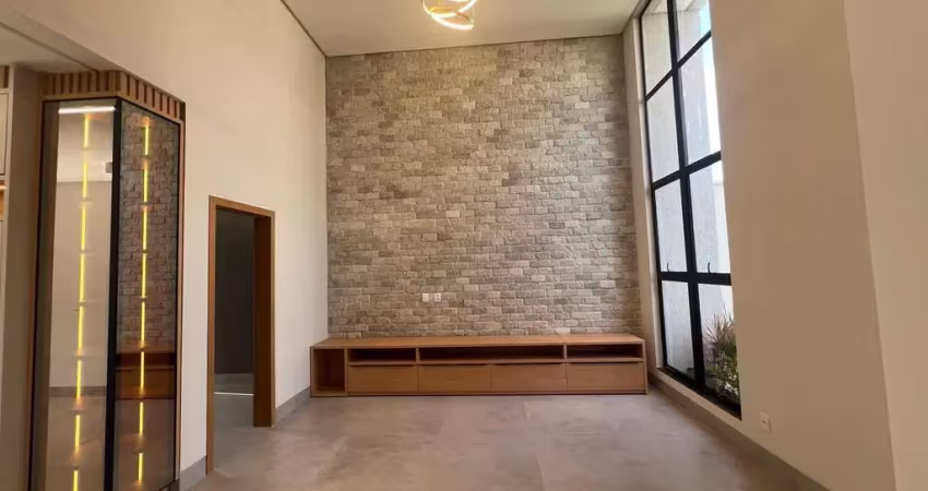 Casa térrea com 4 suítes, armários, escritório e piscina