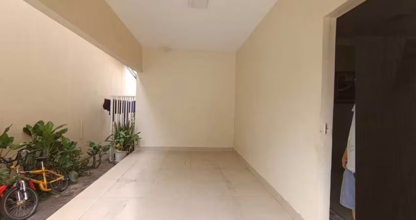 Casa à venda – 3 quartos (1 suíte) – privacidade e conforto!