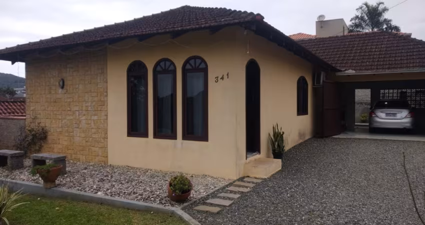 CASA ESQUINA BAIRRO SANTA CATARINA