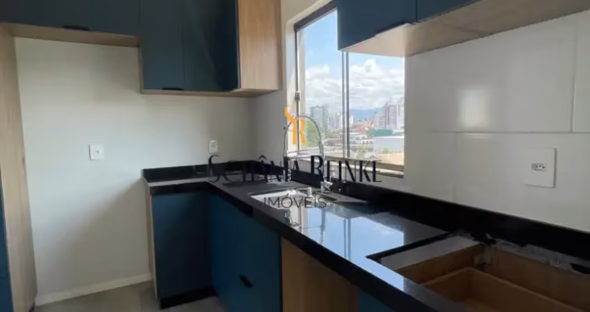 Cobertura com 3 quartos para alugar no Bucarein, Joinville 