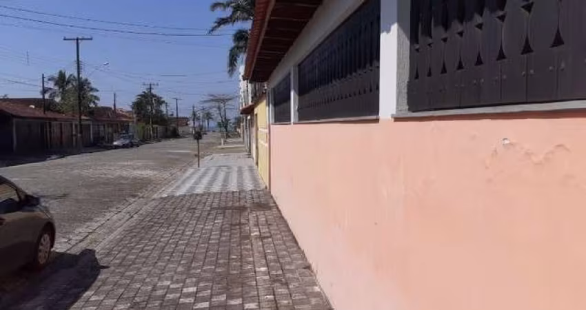 Casa na segunda quadra da praia