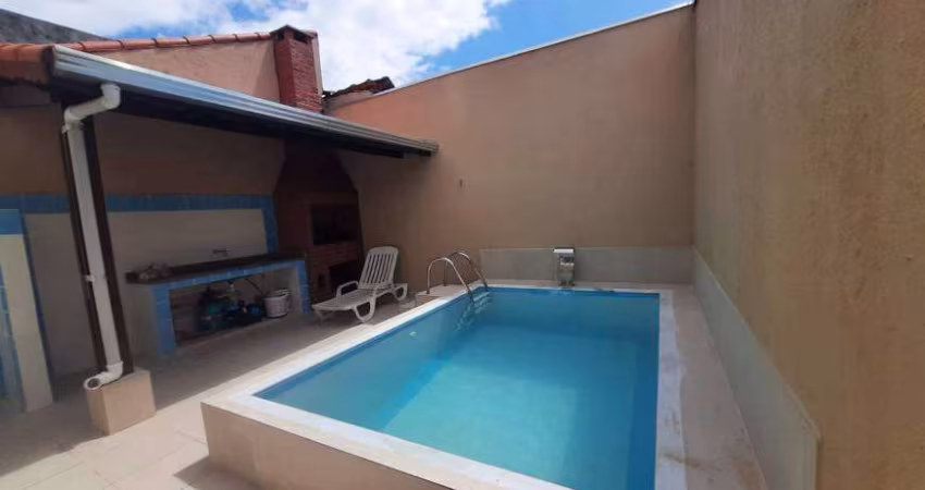 Casa com 3 quartos na primeira quadra da praia