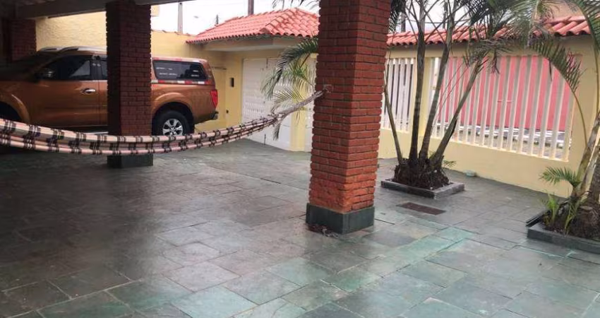 Casa com na primeira quadra da praia
