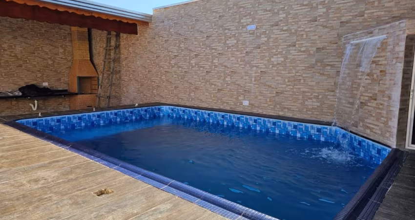 CASA NOVINHA COM PISCINA