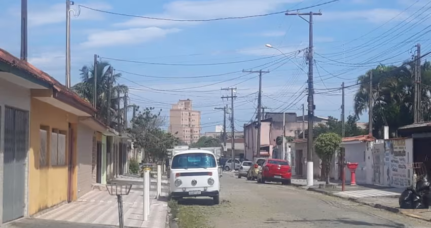 CASA COM 3 DORMITÓRIOS 400 METROS DA PRAIA