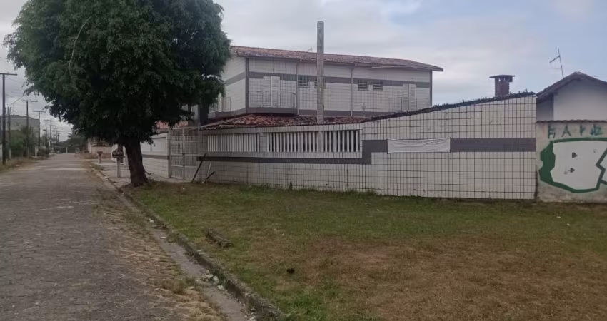 SOBRADO 4 DORMITÓRIOS NA PRIMEIRA QUADRA DA PRAIA