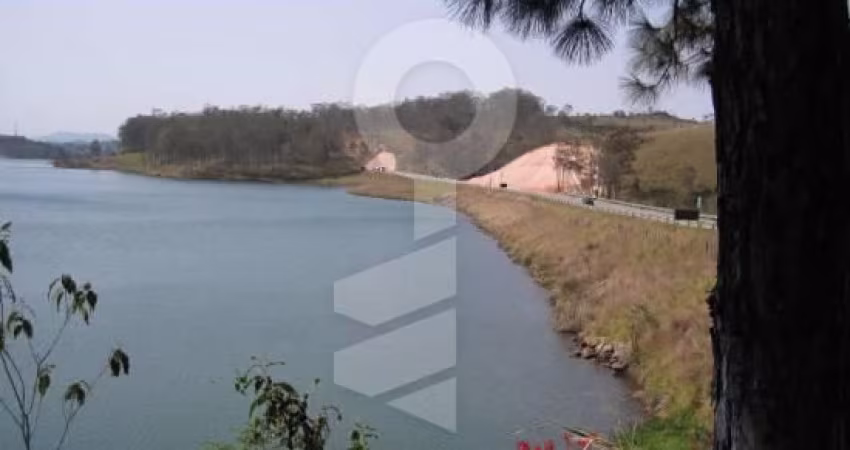 TERRENO EM FRENTE A REPRESA MAIRIPORÂ